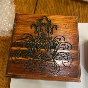Wood trinkets box
